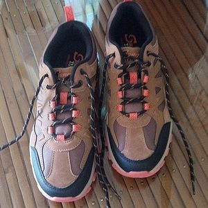 Sketchers Women's Sport Trail Shoes with memory foam- NWOT